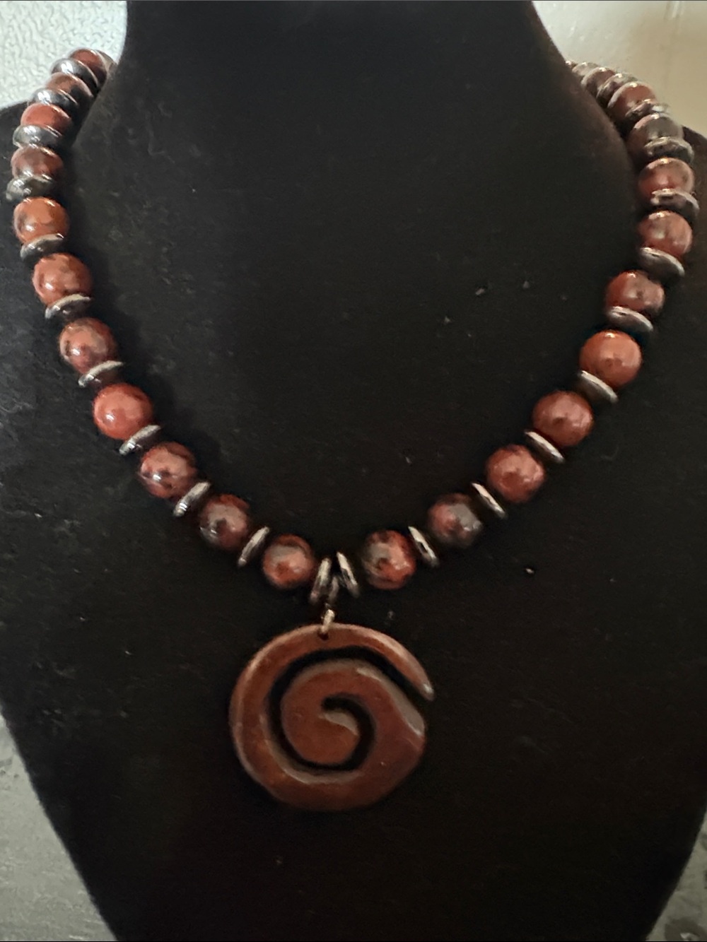 VINTAGE MAHOGANY OBSIDIAN BEADED SPIRAL PENDANT 19" NECKLACE